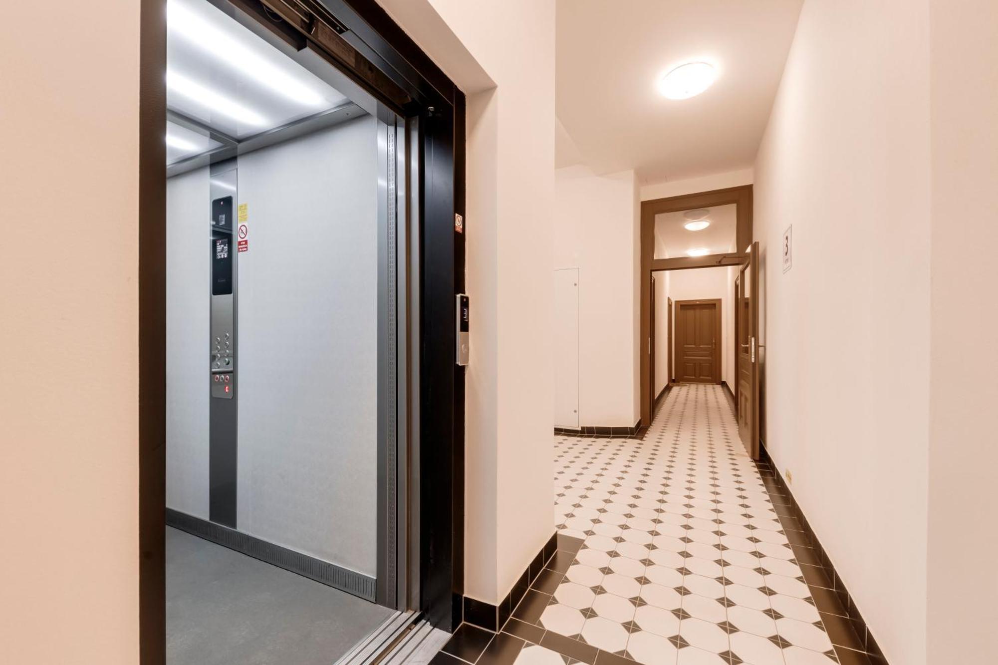 New Town Oases Apartment Prague Ngoại thất bức ảnh